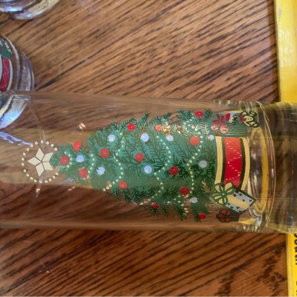 Vintage Christmas Tree Glass Tumbler 12oz 5 piece set. Home Interiors & Gifts - Picture 5 of 6